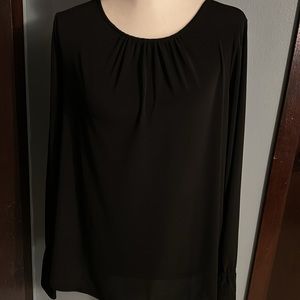 EUC Ann Taylor Black Slight Bell Sleeve Blouse. Keyhole at back of neck. SizeMed